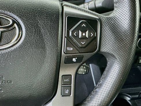 Used 2022 Toyota Tacoma TRD Off-Road AWD/4WD image 24
