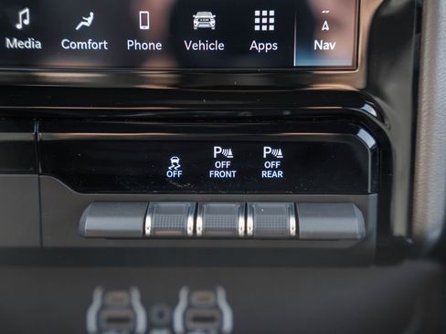 New 2026 RAM 1500 4x4 Crew Cab image 27