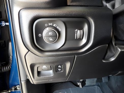 Used 2020 RAM 1500 Sport image 26