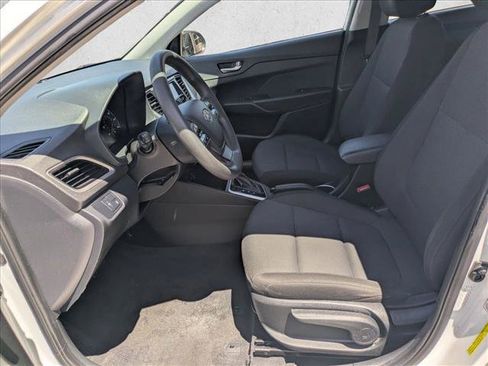 Used 2022 Hyundai Accent SEL FWD image 16