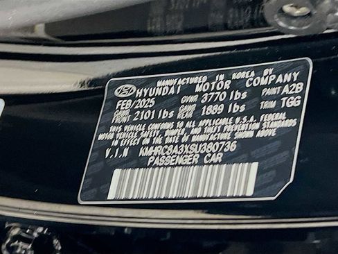 Certified 2025 Hyundai Venue SEL image 31