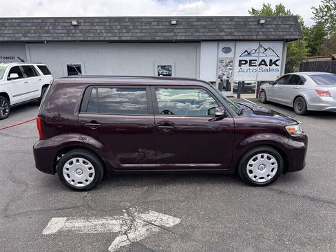 Used 2015 Scion xB FWD image 8