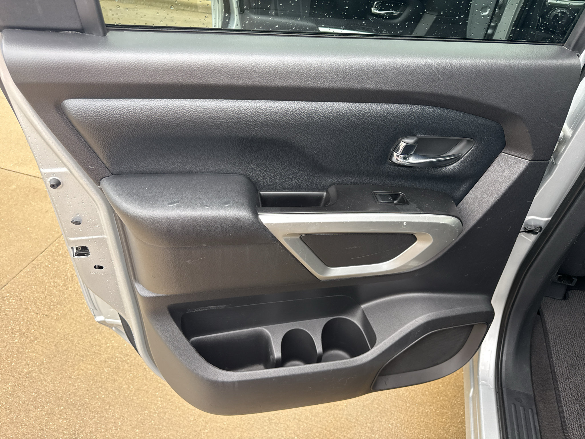 Used 2018 Nissan Titan SV w/ SV Convenience Package AWD/4WD image 14