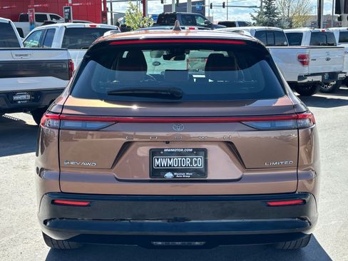 Used 2025 Toyota Crown Signia image 9