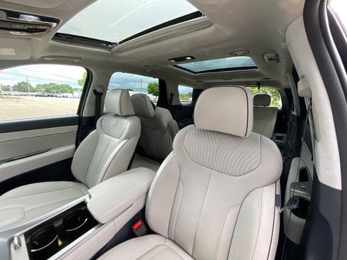 Used 2024 Hyundai Palisade Calligraphy AWD/4WD image 3