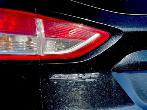 Used 2015 Ford Escape SE w/ Equipment Group 201A image 33