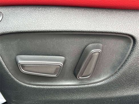 Used 2023 Toyota Highlander LE image 22