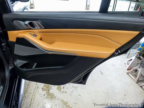 Used 2023 BMW X7 xDrive40i w/ M Sport Package image 29