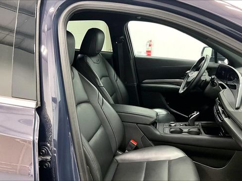 Used 2025 Cadillac XT4 Premium Luxury AWD/4WD image 7