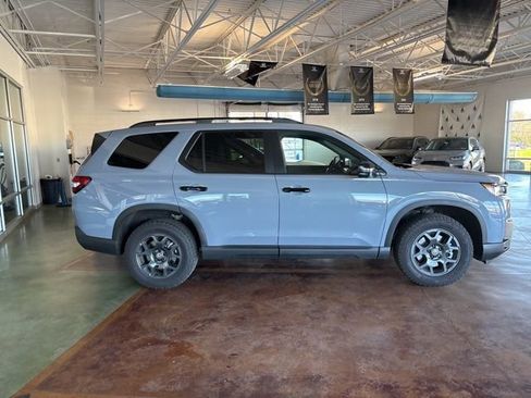 Used 2026 Honda Pilot TrailSport image 9
