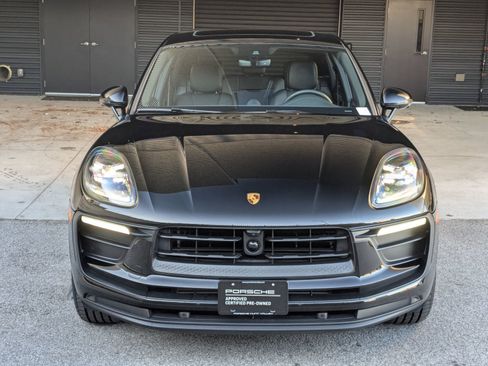 Certified 2025 Porsche Macan AWD/4WD image 6