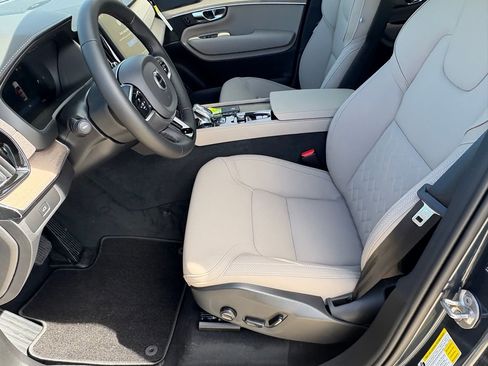 New 2026 Volvo XC90 B6 Plus w/ Protection Package Premier image 18