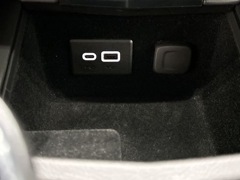 Used 2023 Cadillac XT4 Premium Luxury image 40