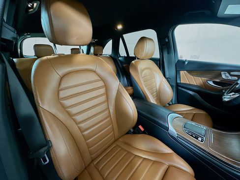 Certified 2022 Mercedes-Benz GLC 43 AMG 4MATIC image 27