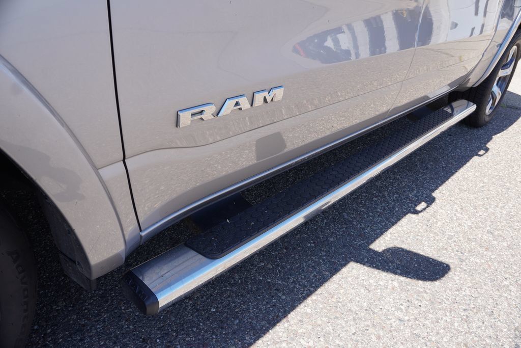 Used 2021 RAM 1500 Laramie AWD/4WD image 14