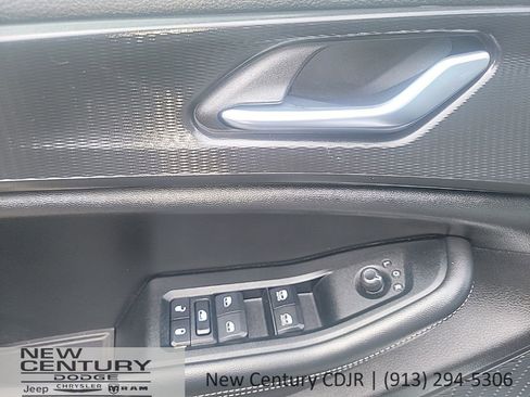 Used 2024 Jeep Grand Cherokee L Laredo image 8