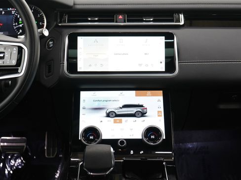 Used 2023 Land Rover Range Rover Velar R-Dynamic S image 17