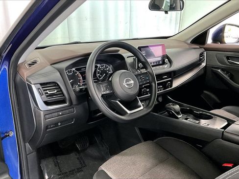Used 2023 Nissan Rogue SV FWD image 14