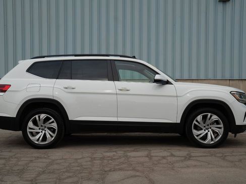 Used 2023 Volkswagen Atlas SE w/ Panoramic Sunroof Package image 10