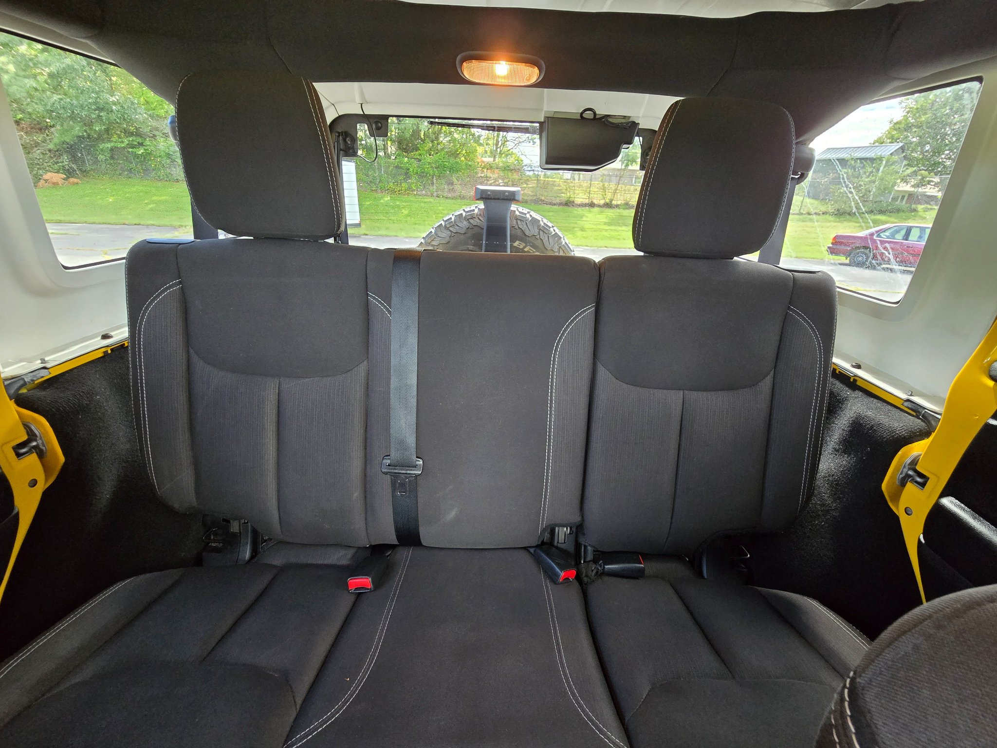 Used 2015 Jeep Wrangler Unlimited Sahara w/ Dual Top Group AWD/4WD image 13