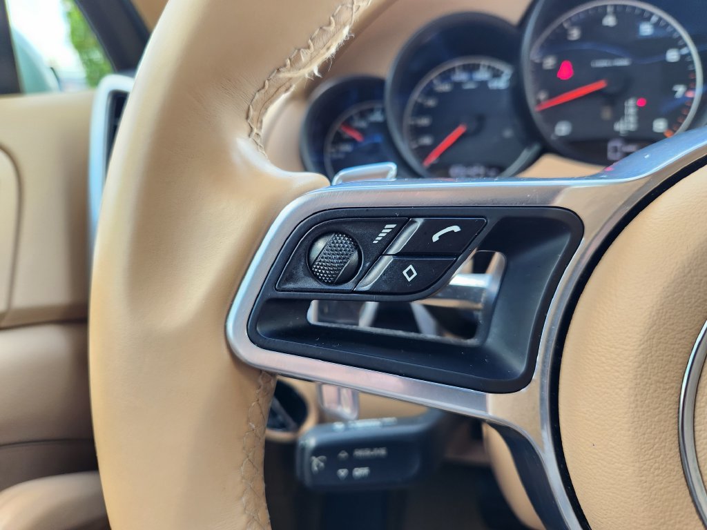 Used 2017 Porsche Cayenne AWD/4WD image 28