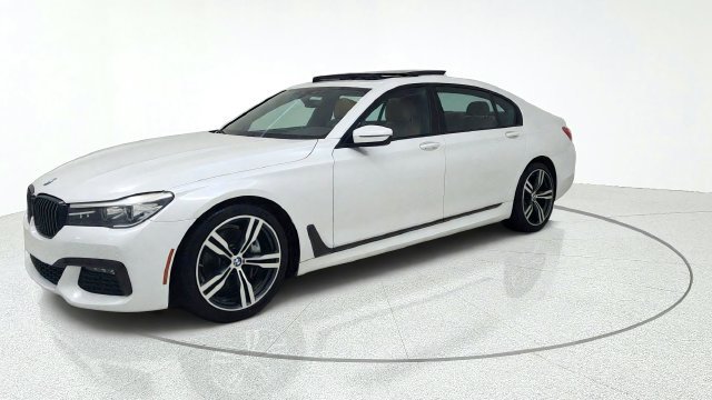Used 2019 BMW 740i w/ M Sport Package RWD image 3