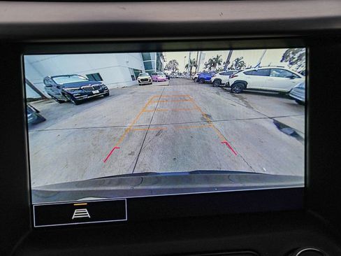 Used 2023 GMC Acadia SLT image 27