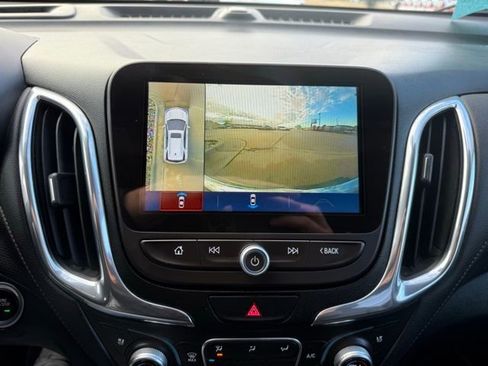 Used 2018 Chevrolet Equinox Premier image 16