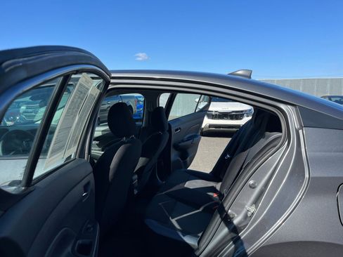 Used 2025 Nissan Versa SV image 25