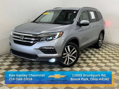 Used 2018 Honda Pilot Touring image 1