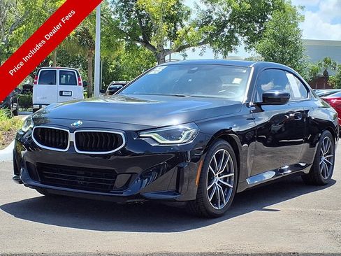 Used 2025 BMW 230i Coupe w/ Premium Package RWD image 3
