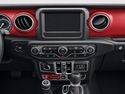 Used 2018 Jeep Wrangler Unlimited Rubicon w/ Cold Weather Group AWD/4WD image 17