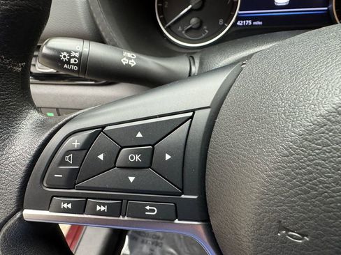 Used 2024 Nissan Sentra SV FWD image 14