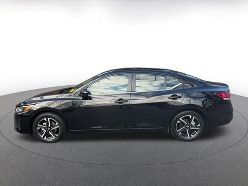 Used 2025 Nissan Sentra SV image 8
