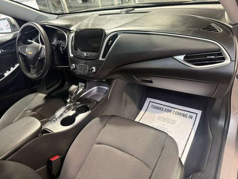 Used 2025 Chevrolet Malibu LT image 56