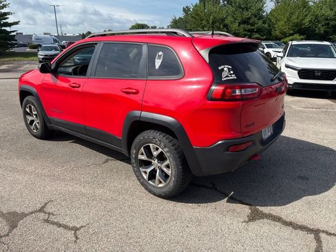 Used 2017 Jeep Cherokee Trailhawk w/ Cold Weather Group AWD/4WD image 6
