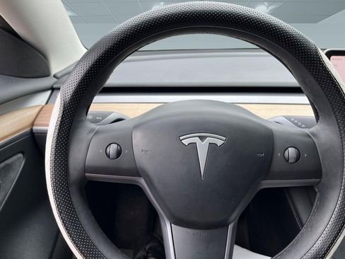 Used 2023 Tesla Model 3 Standard Range RWD image 9