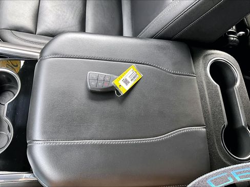 Used 2025 Chevrolet Suburban Z71 w/ Z71 Off-Road Package image 32