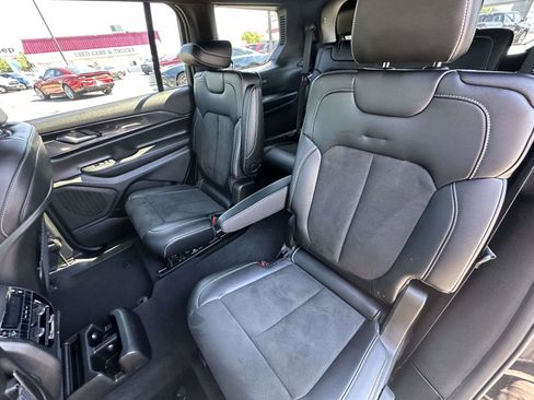 Used 2023 Jeep Grand Cherokee L Laredo AWD/4WD image 26