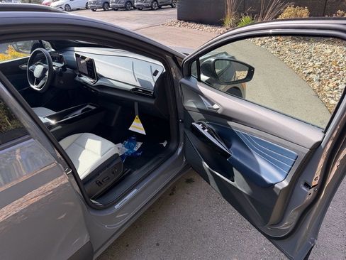 New 2025 Volkswagen ID.4 Pro S image 11