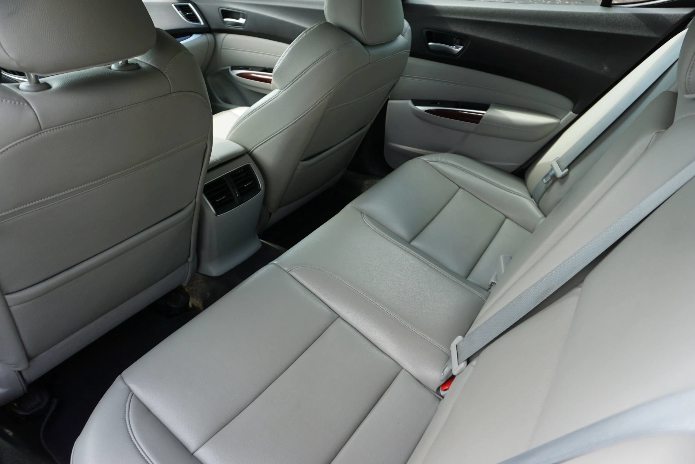 Used 2016 Acura TLX FWD image 17