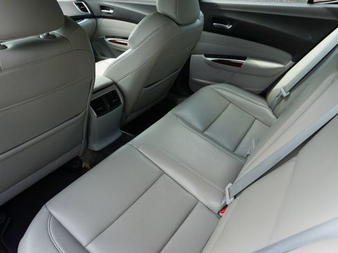 Used 2016 Acura TLX FWD image 17