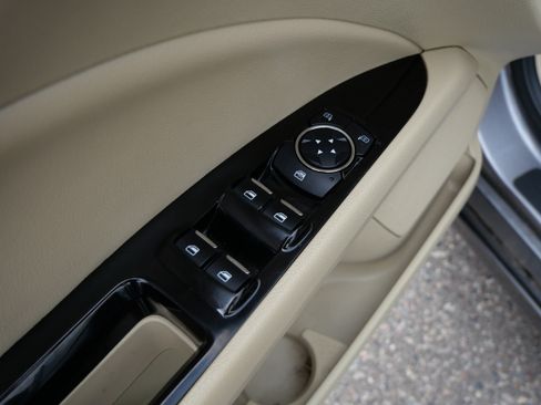 Used 2014 Ford Fusion SE w/ Equipment Group 202A FWD image 21