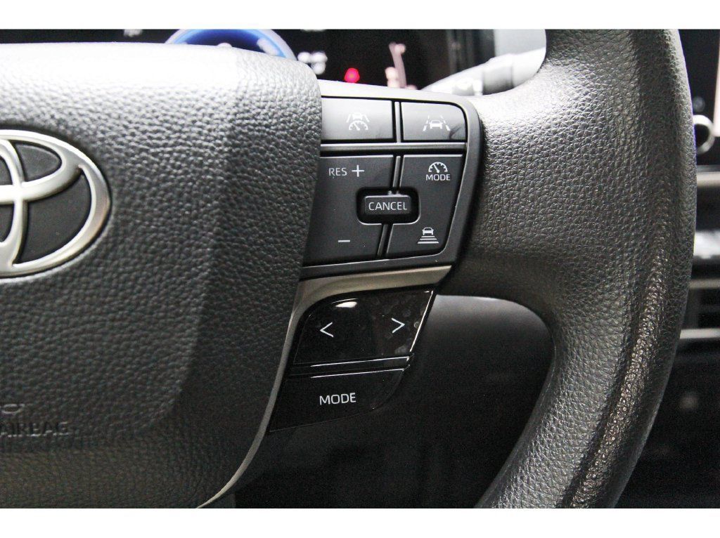 Used 2025 Toyota Camry LE FWD image 21