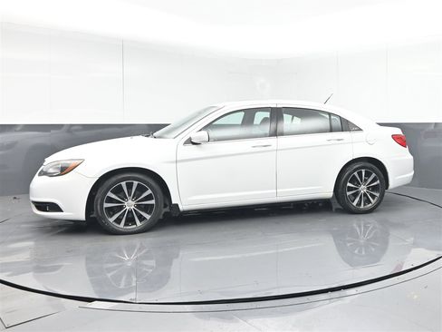 Used 2012 Chrysler 200 S image 8