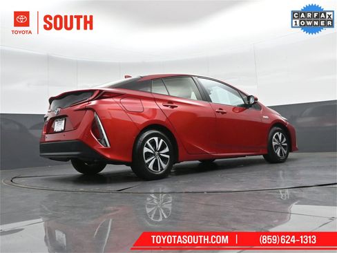 Used 2018 Toyota Prius Prime Advanced image 43