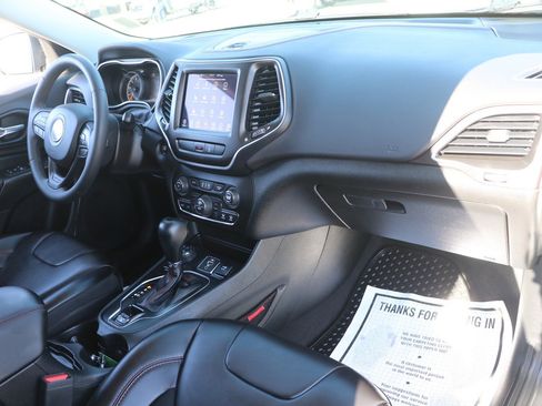 Used 2022 Jeep Cherokee Trailhawk image 34