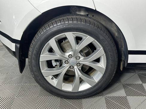 Used 2023 Land Rover Range Rover Evoque R-Dynamic SE AWD/4WD image 17