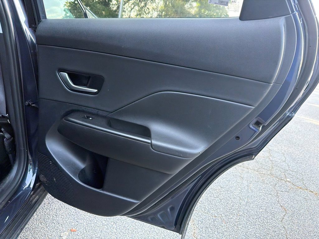 Used 2024 Hyundai Kona Limited FWD image 16