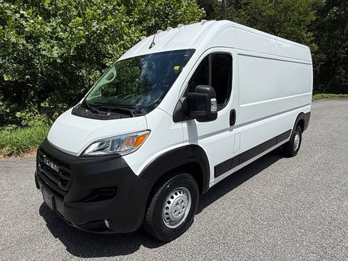 Used 2025 RAM ProMaster 2500 w/ Convenience Group FWD image 2